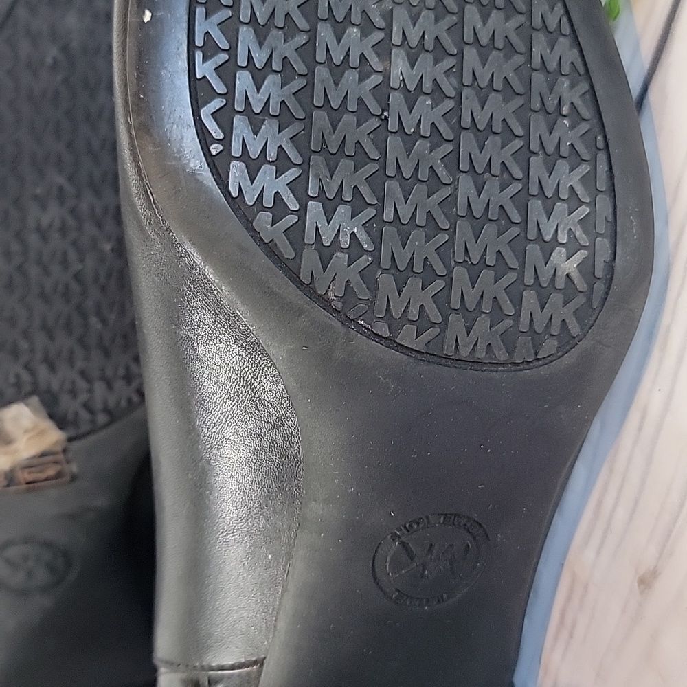 Michael Kors Alane Flext Bootie In Black With Croc Embossed Heel Womens Size 8M - Picture 10 of 11